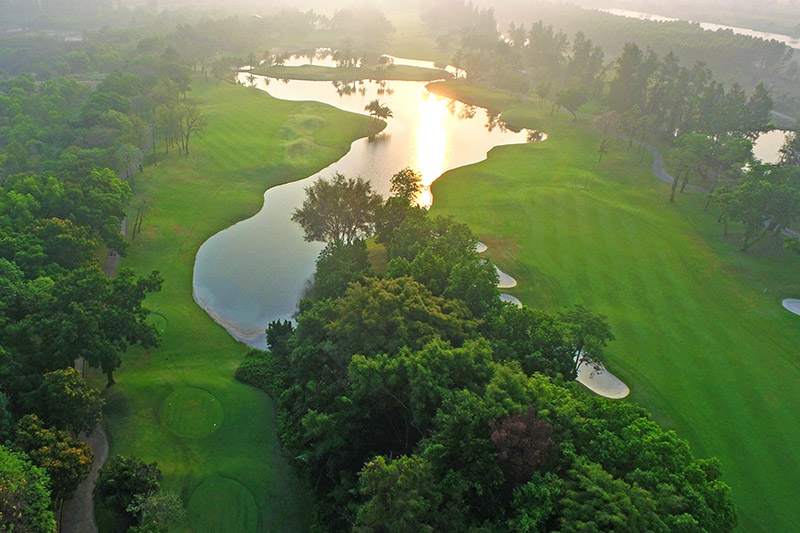 GOLF COURSE